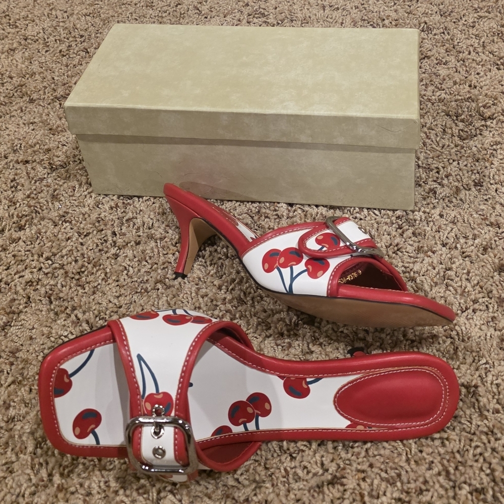 NWT Cherry Kitten Heel Sandals. Womens Size 8. Heel height is 2.3 inches. - Picture 10 of 16